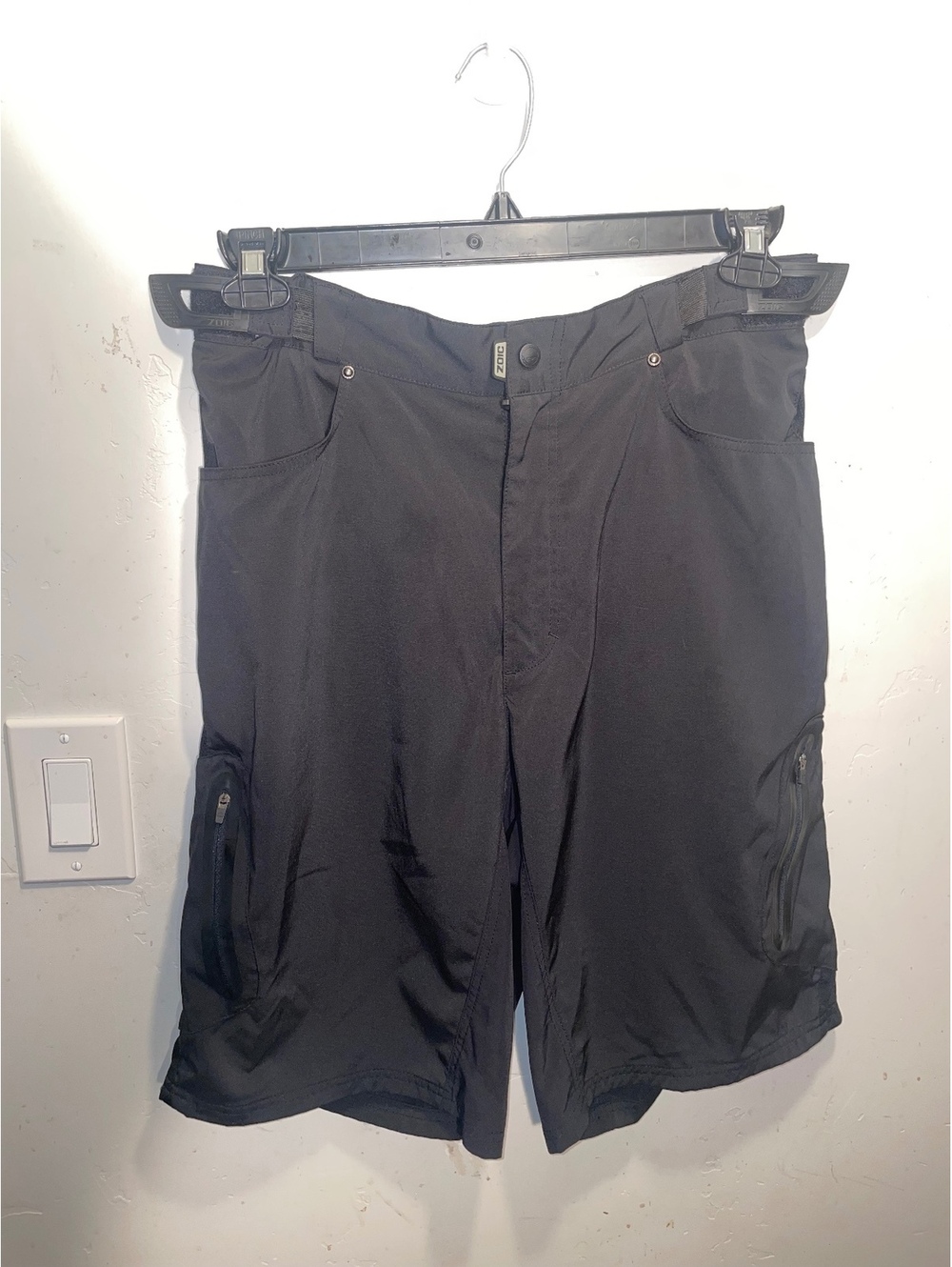 Zoic Black XL Outdoor Cycling Shorts adjustable stretch waist 1 flaw view photos